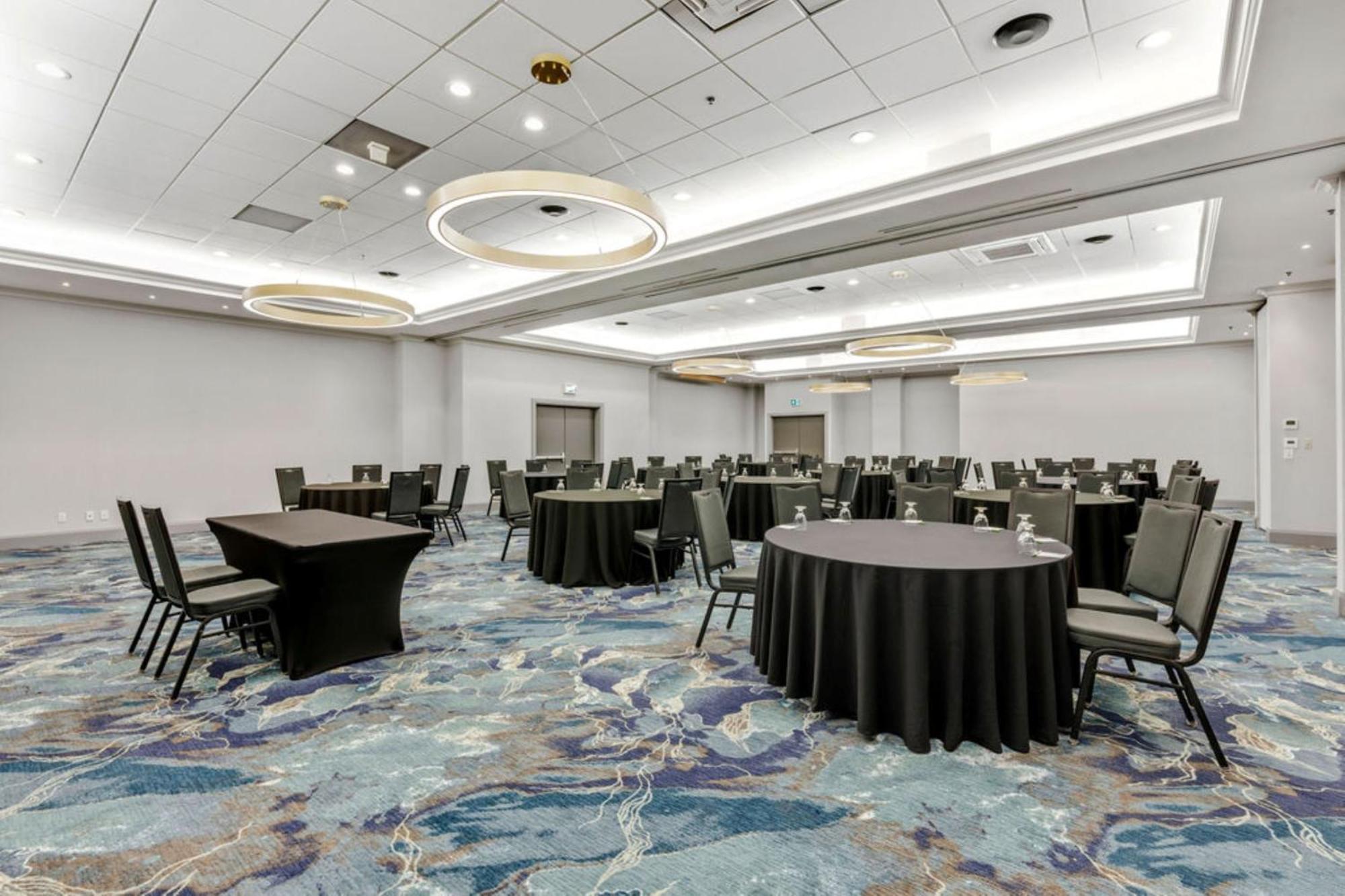 Holiday Inn & Suites Ottawa Kanata By Ihg Экстерьер фото
