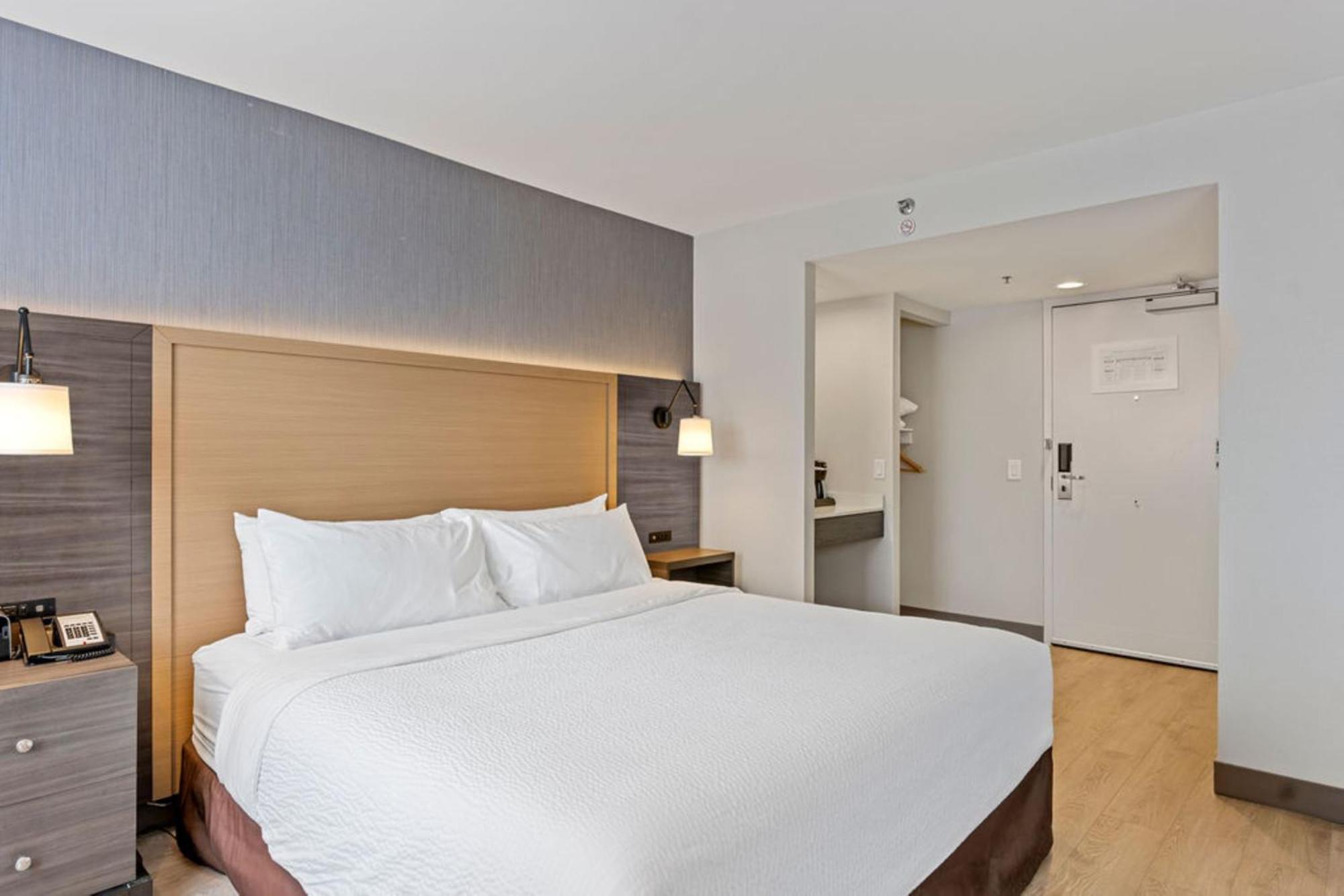 Holiday Inn & Suites Ottawa Kanata By Ihg Экстерьер фото